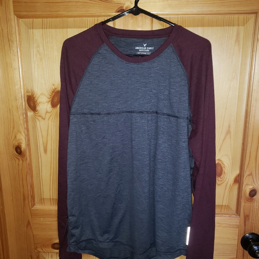 American eagle Men's shirt size L 360 extreme flex